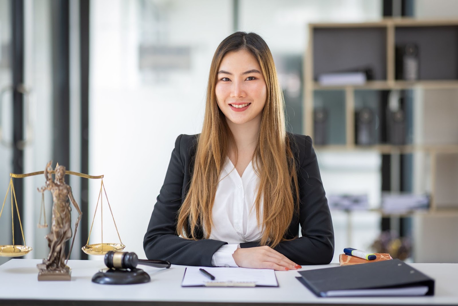 ️ The Essential Guide to Legal Assistants: Roles and Impact | VOOV io ...