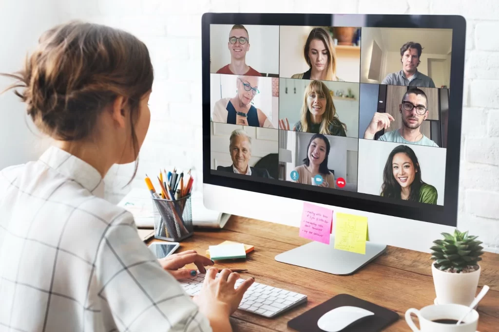 Managing a Remote Team of Virtual Assistants Effectively